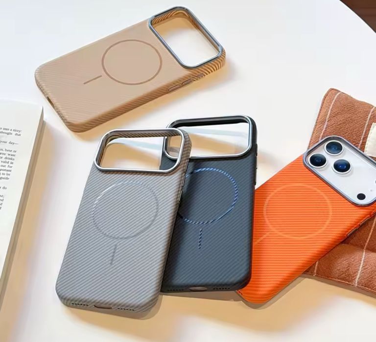 Iphone 17 PRO 17 PRO MAX - Husa Magsafe Hard Imitatie Carbon