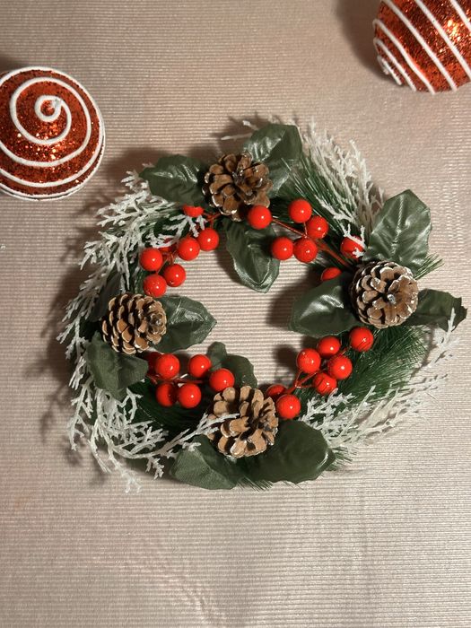 Продам дешево!!! Новогодный венок и декоры срочно продается!!!