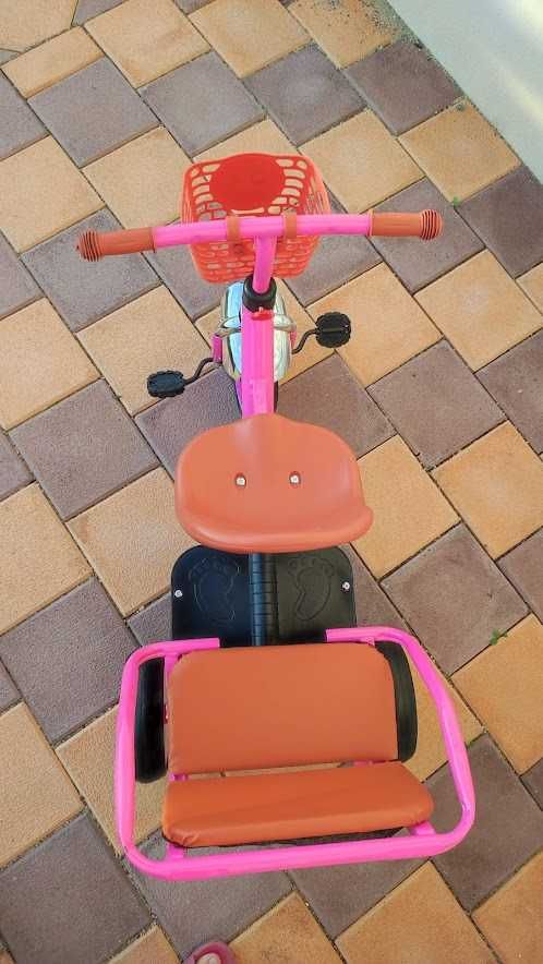 NOU! Tricicleta Duet Mini cu 2 locuri, 2-4 ani, roz