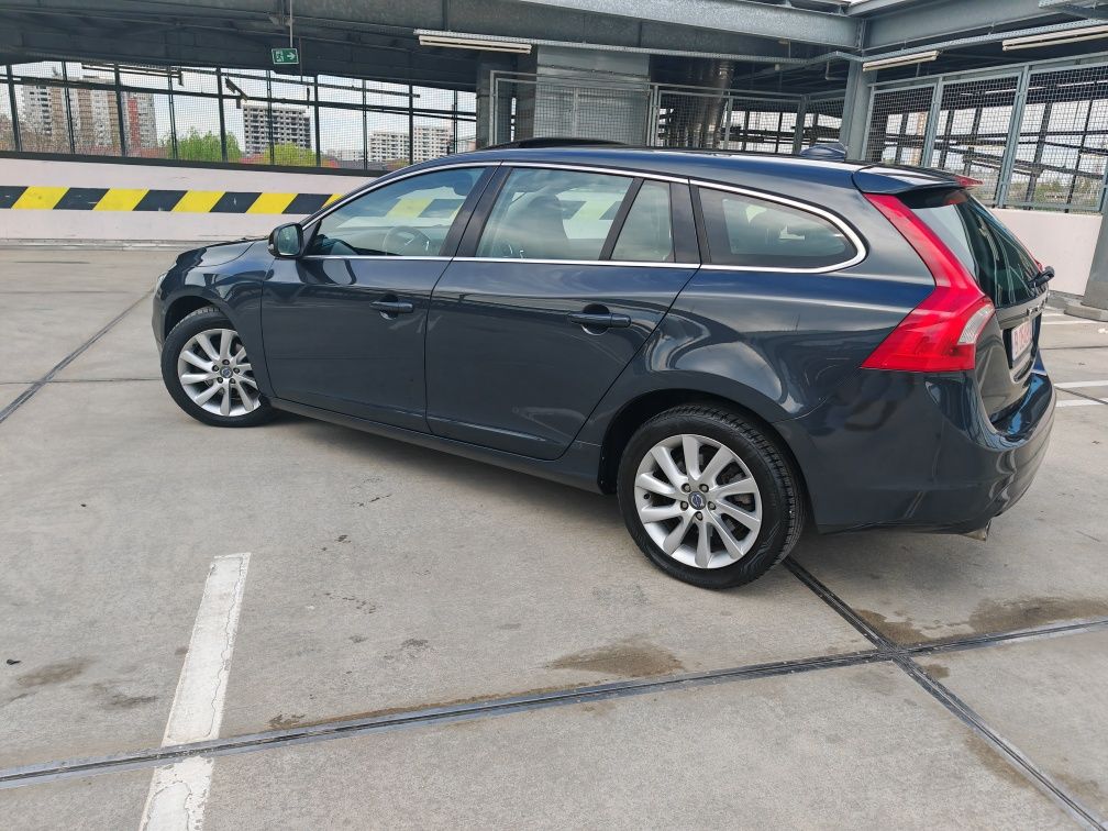 Vând Volvo V60 D2/ Full Piele/Automata