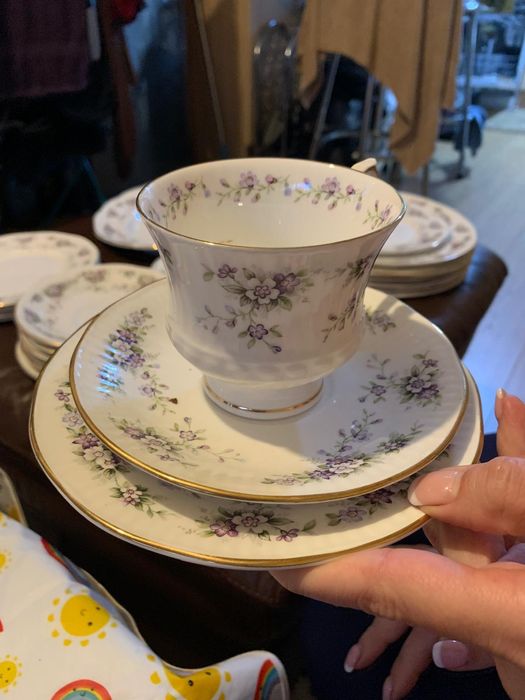 Порцеланов сервиз Elizabethan Chantilly