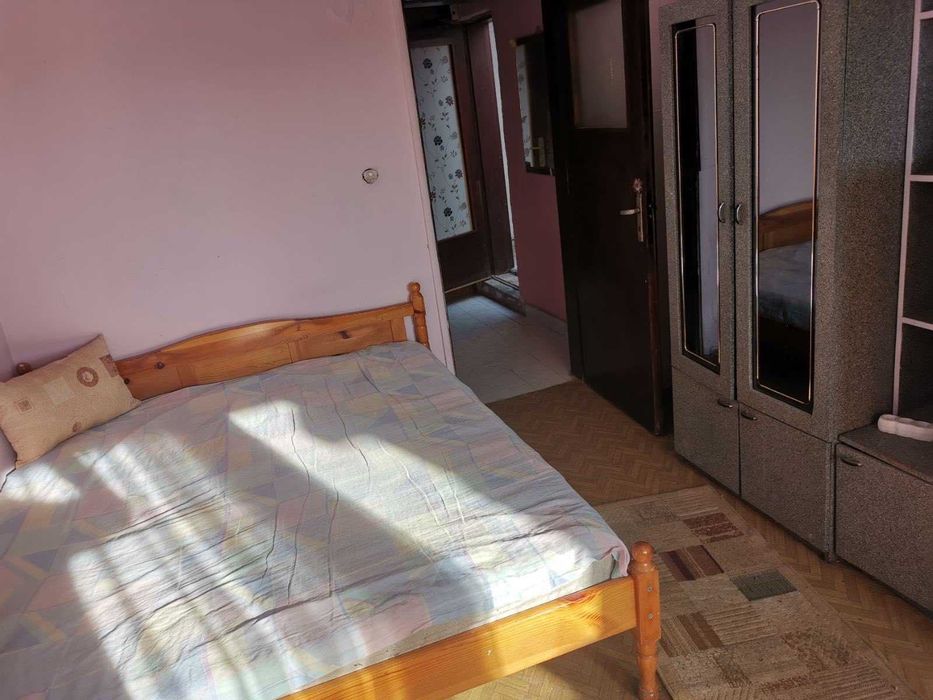 Дава се под наем Двустаен апартамент в Бургас, Възраждане - 60 кв.м за 102 € - Снимка #2