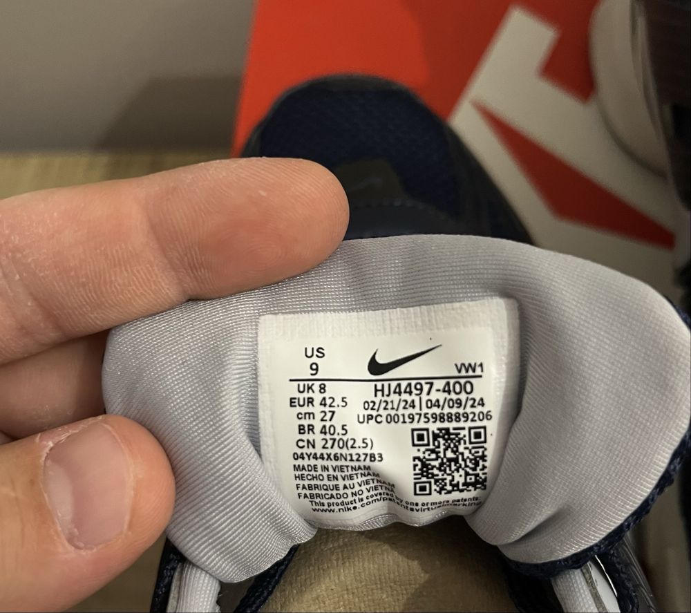 Nike V2K Run Mens Shoes