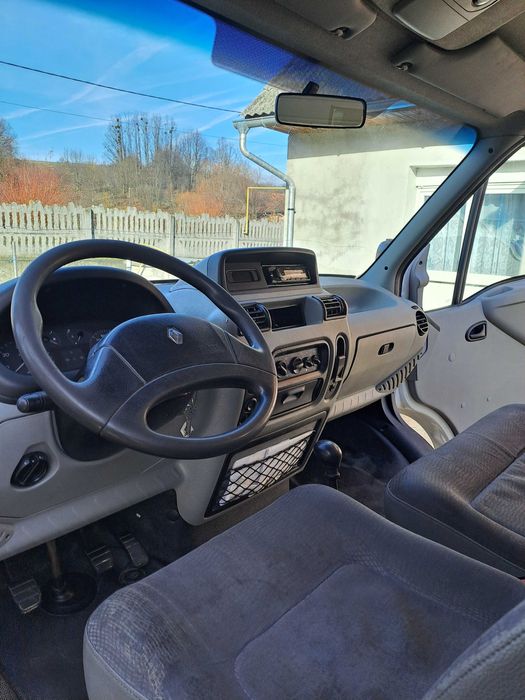 Vînd duba renault sprinter  perfecta de fuctionare cu acte in regula