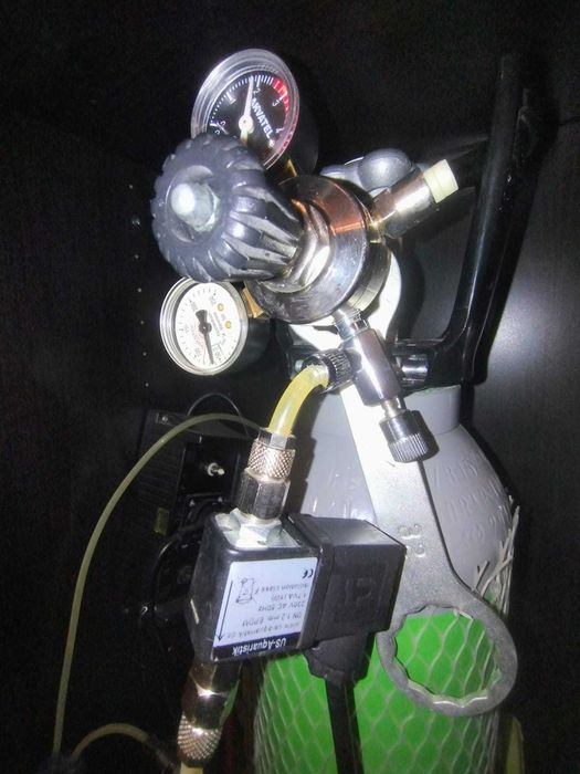 Sistem acvariu: Denerle Evolution Deluxe+Reductor+Electrovalva+Butelii