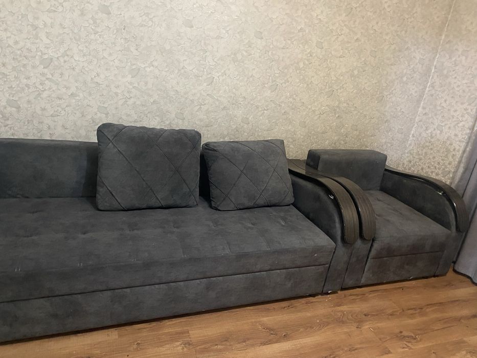 Продам диван с креслом