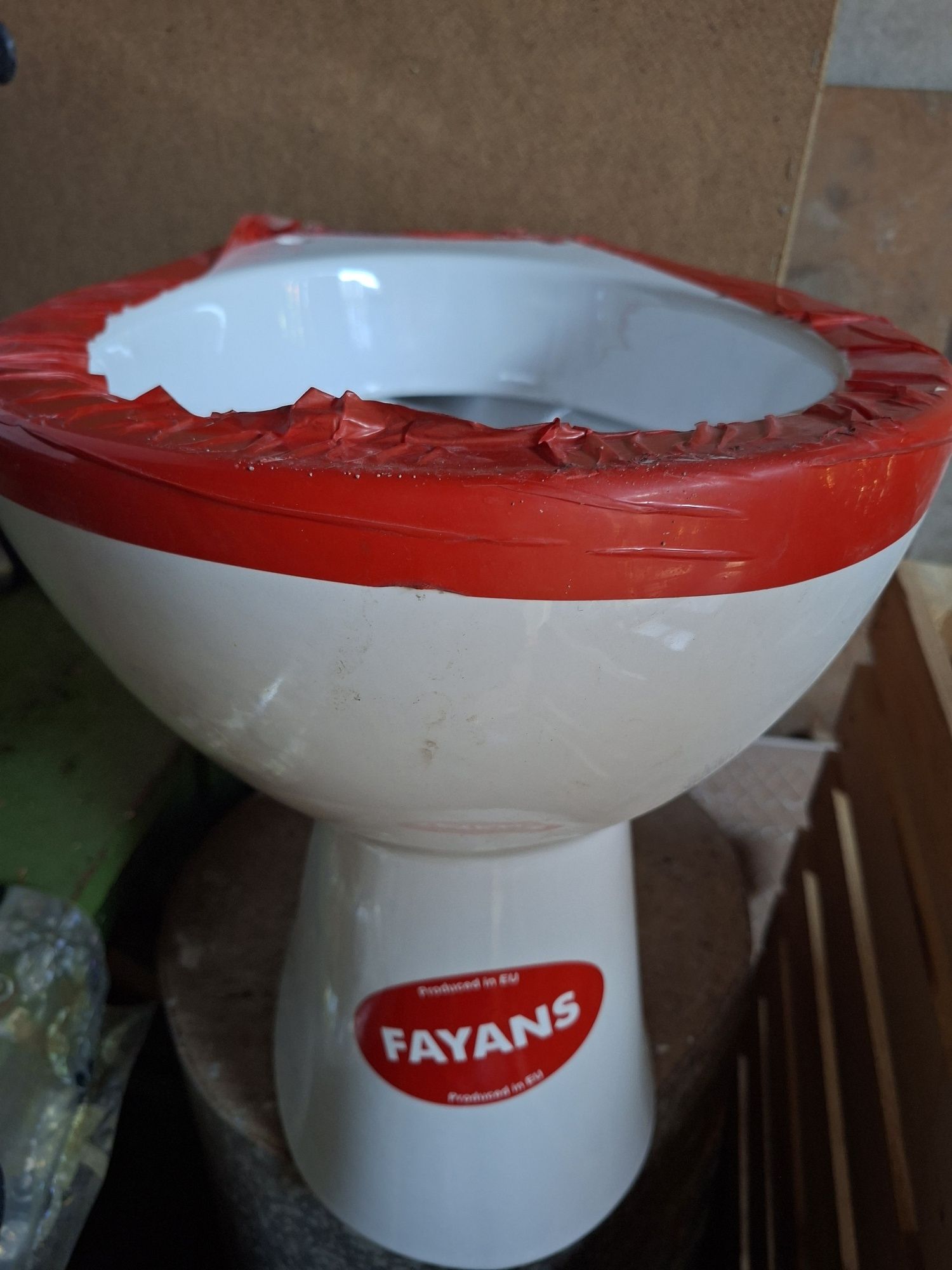 WC  nou de vanzare