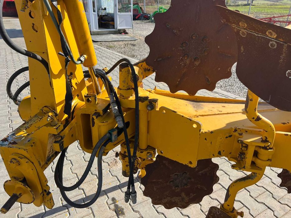 Обръщателен плуг Rumpstad с 3 корпуса, хидравличен – минимум 100 к.с.