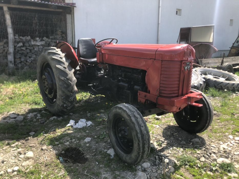 Dezmembrez Massey Ferguson 50
