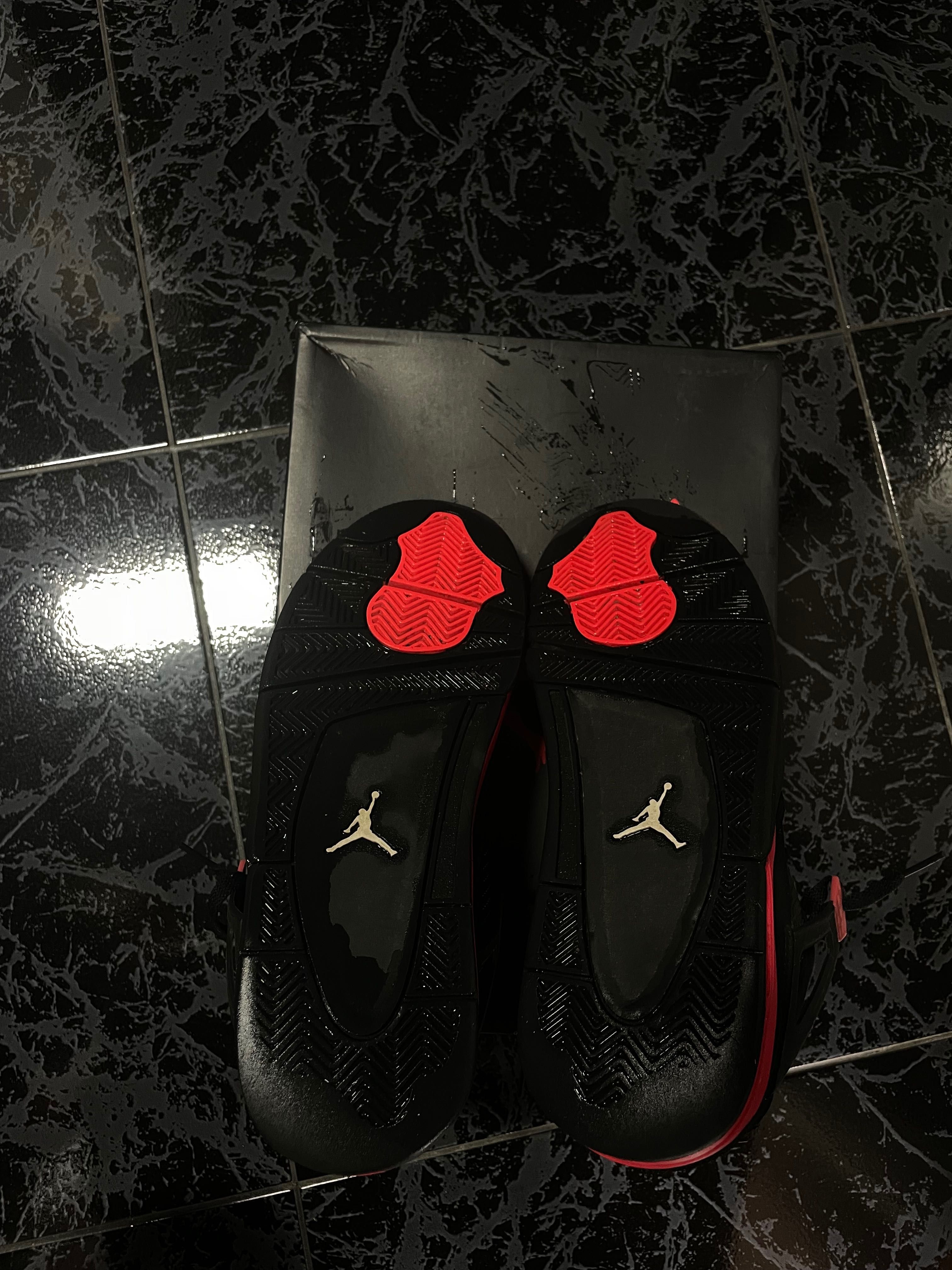 Jordan 4 red thunder