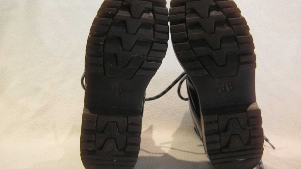 Ghete dama,piele,Nr 38 sau 23,5cm.Noi.