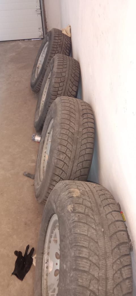 Продам шины 235/75 R 15 
[07.05, 15:22