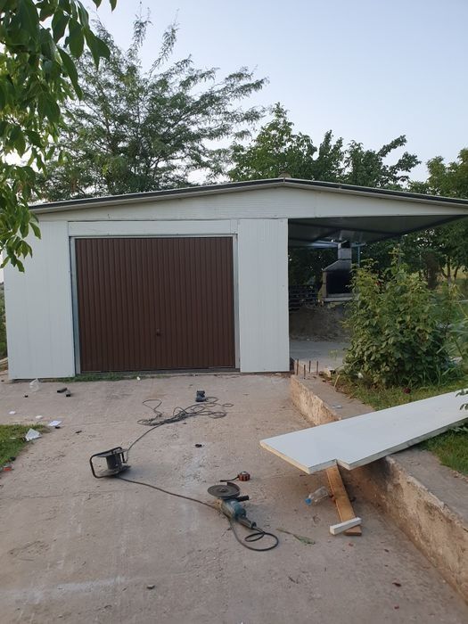 Garaj metalic din panouri sandwich 3.5 x 7.2m