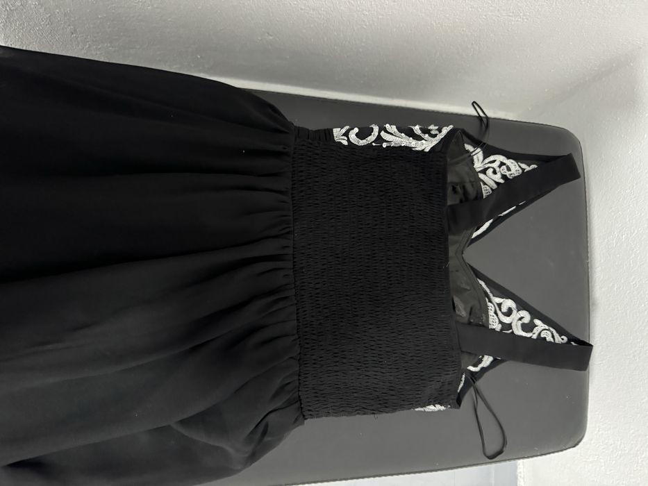 Vand rochita de gala