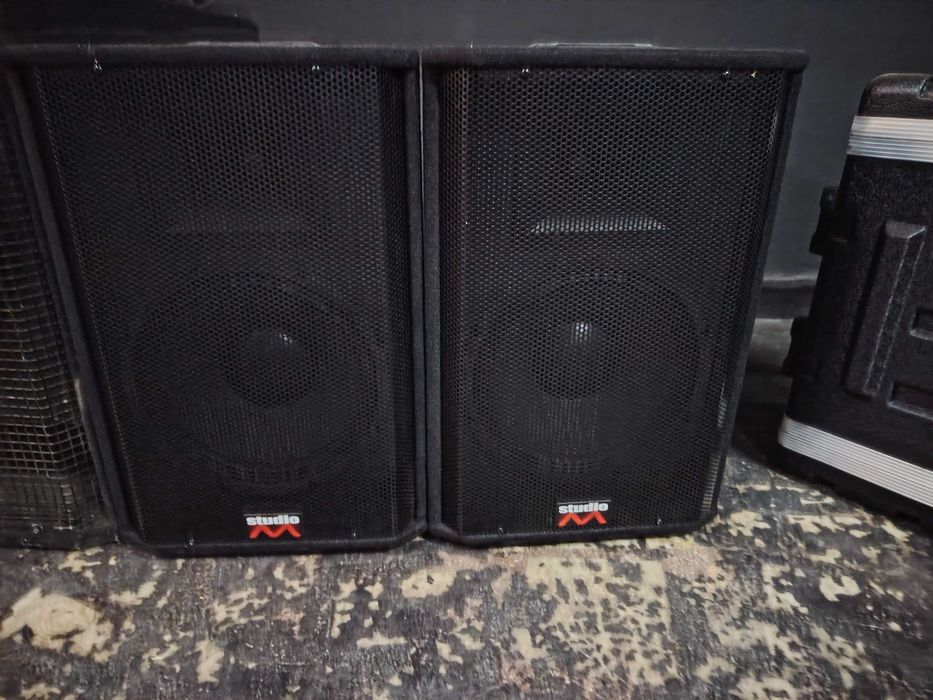 Vând sistem audio, lumini pentru club