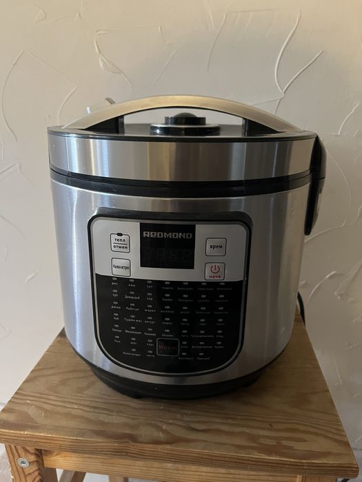 Мультиварка Redmond