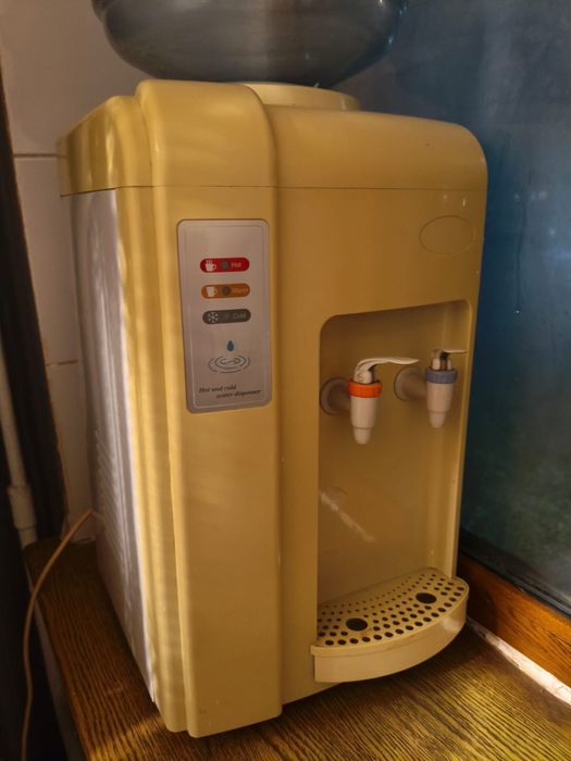 Продам диспенсер