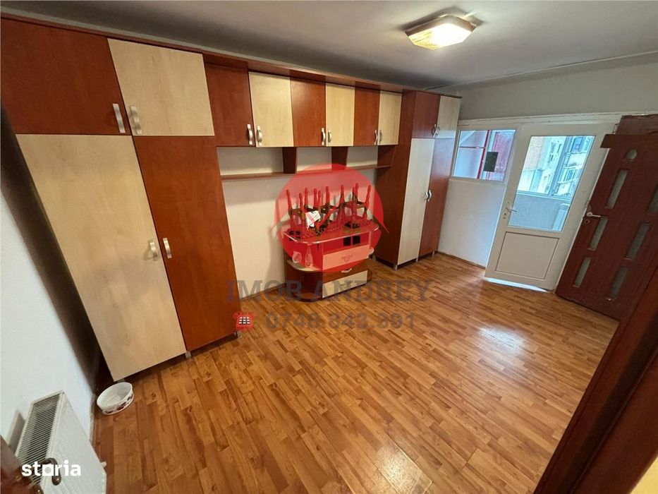 Garsoniera mobilata de vanzare, 27 mp, etaj 4, zona Dalas, aproape de