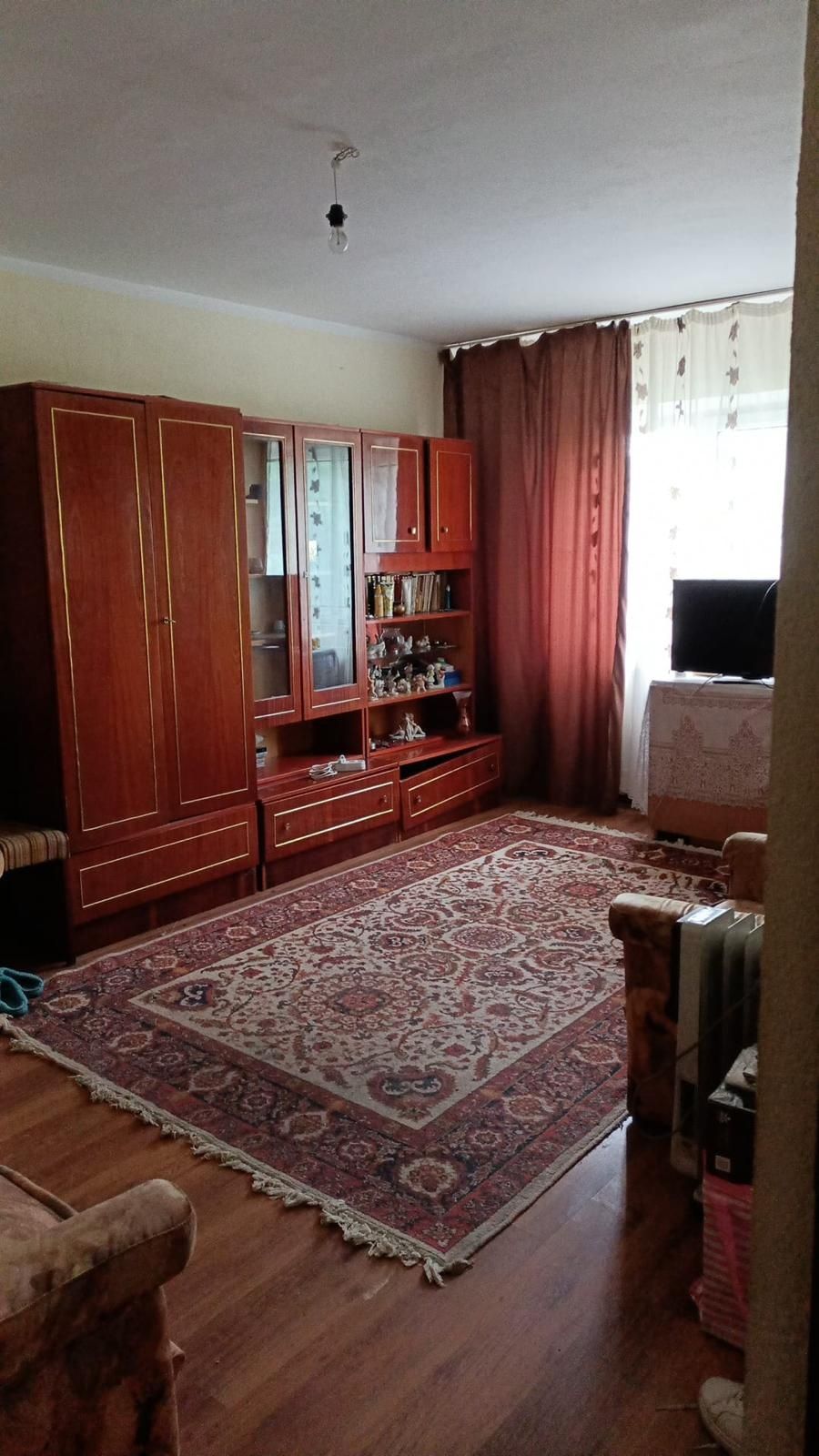 Vând apartament 2 camere Siderurgistilor