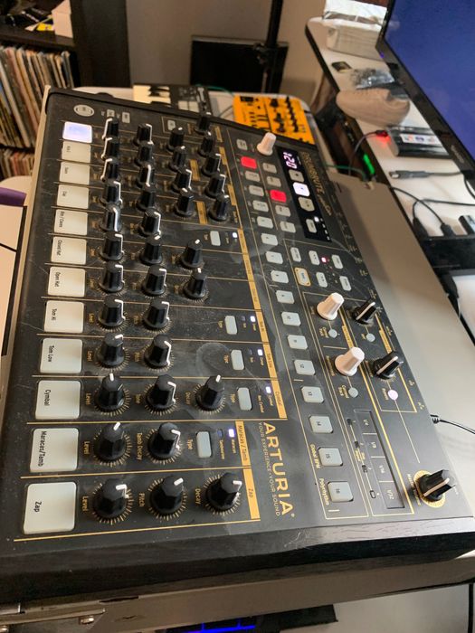Arturia DrumBrute Creation Edition - Analogic Drum Machine Synthesiser