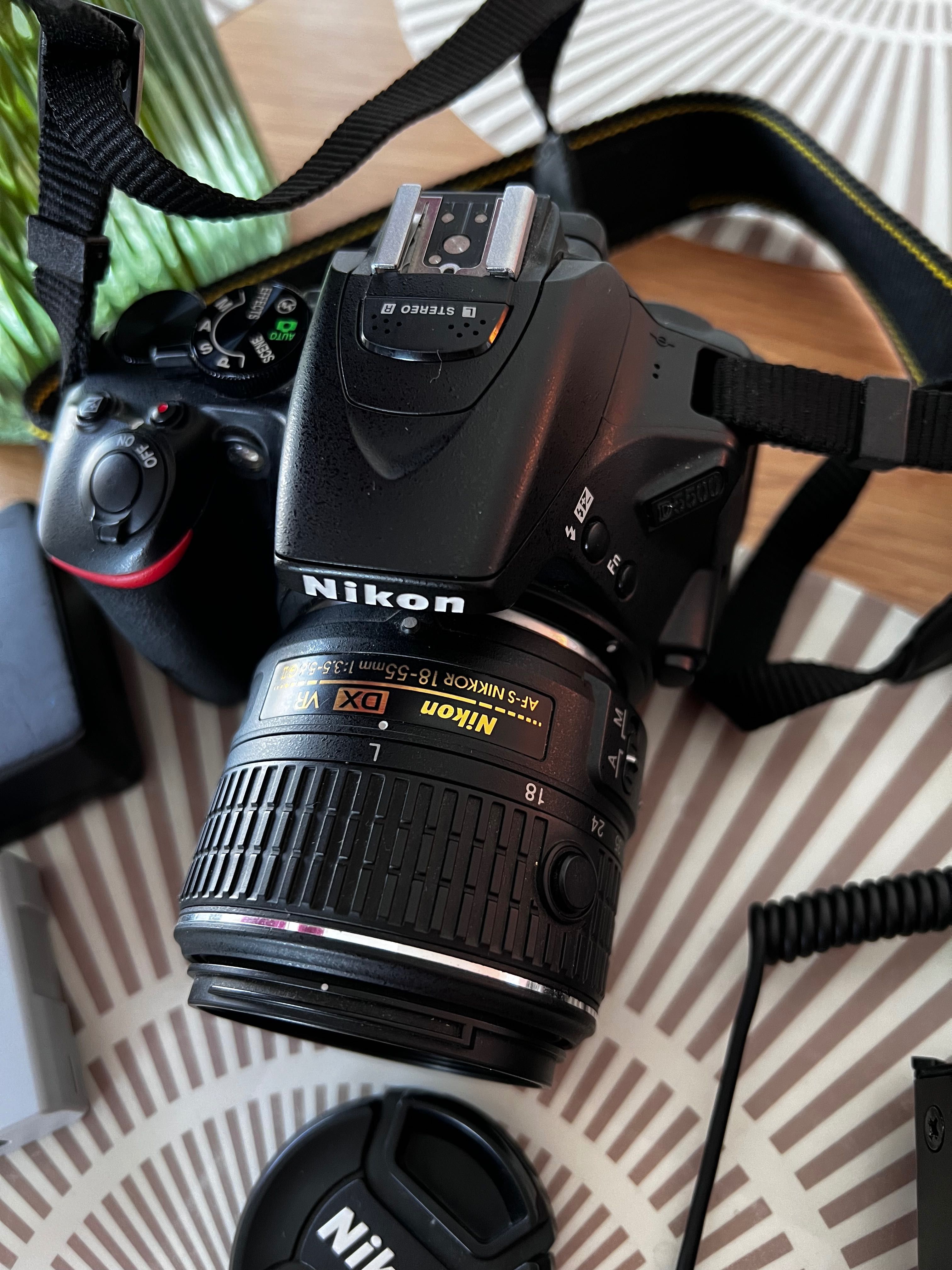 Aparat foto DSLR Nikon D5500, 24.2MP,Ob 18-55mm VR II plus accesorii