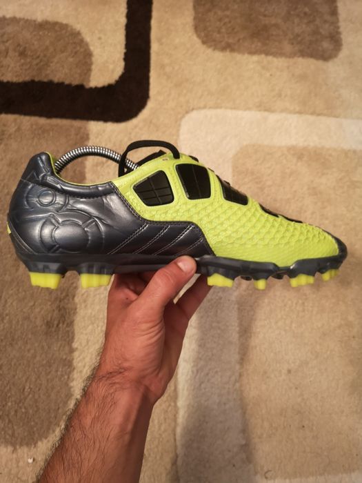 Vând ghete de fotbal Nike Total 90 in stare impecabilă
Nr 45,5
Preț 3