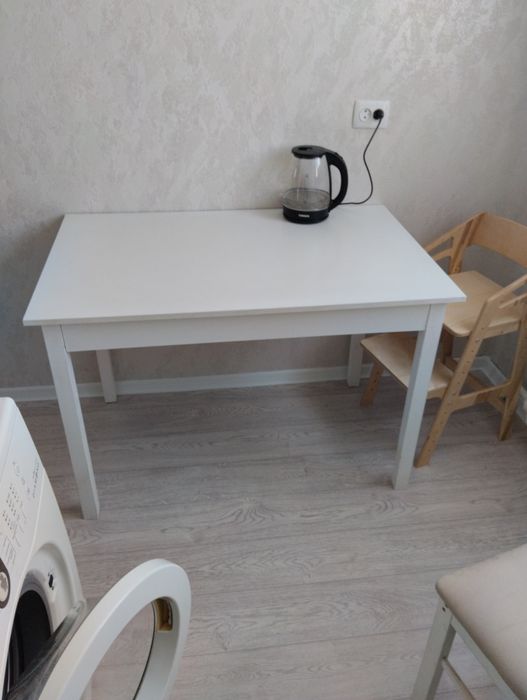 Продам стол и 4 стула