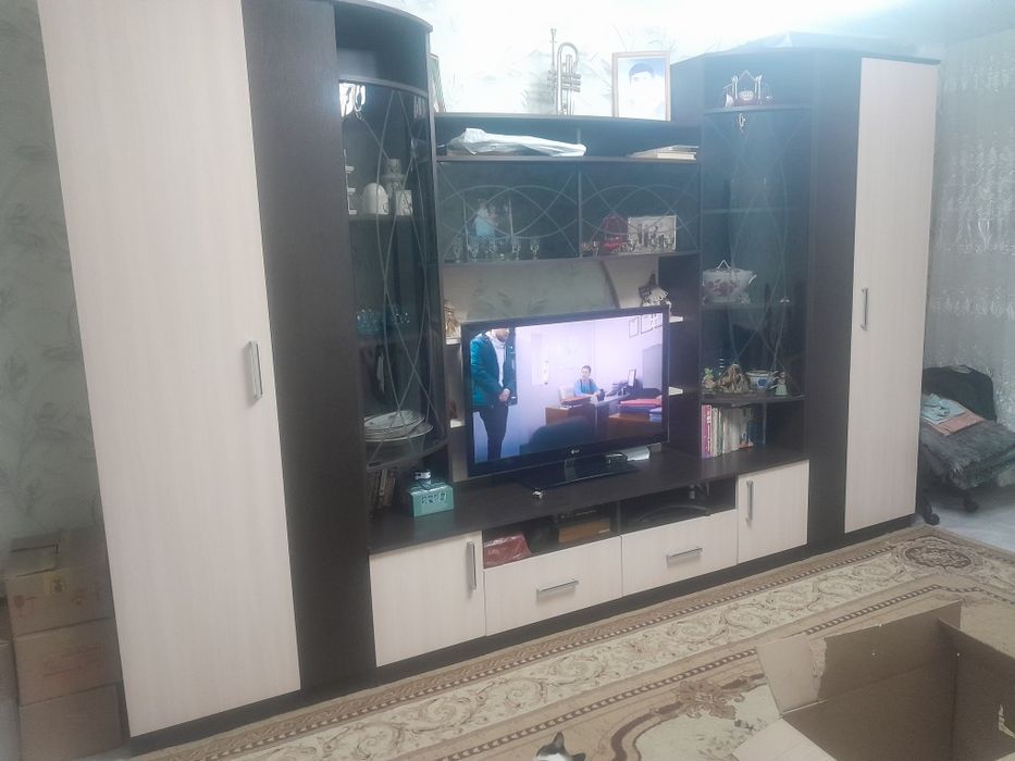 Стенка б/у для зала