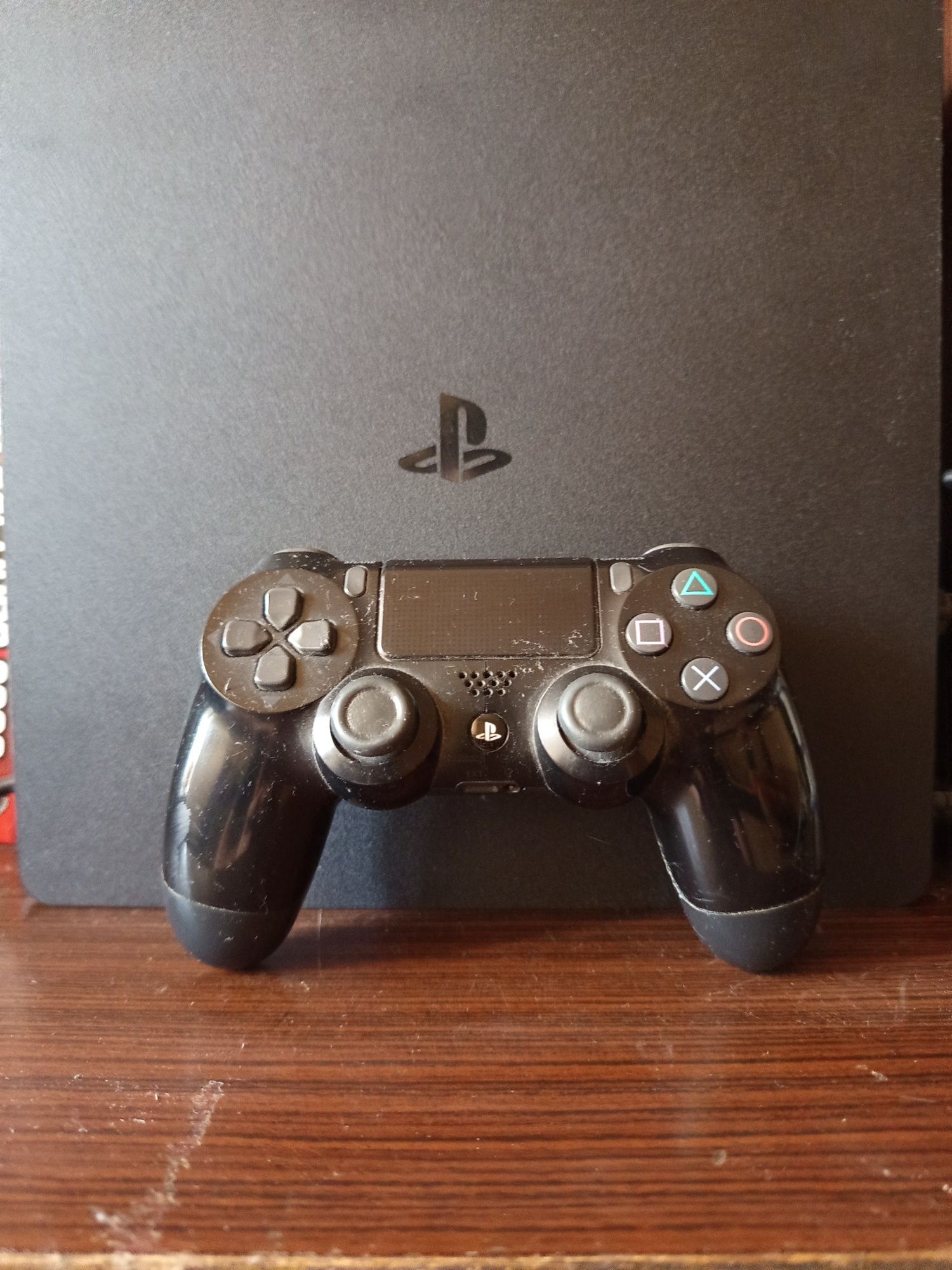 PS 4 1 TB със 11 игри