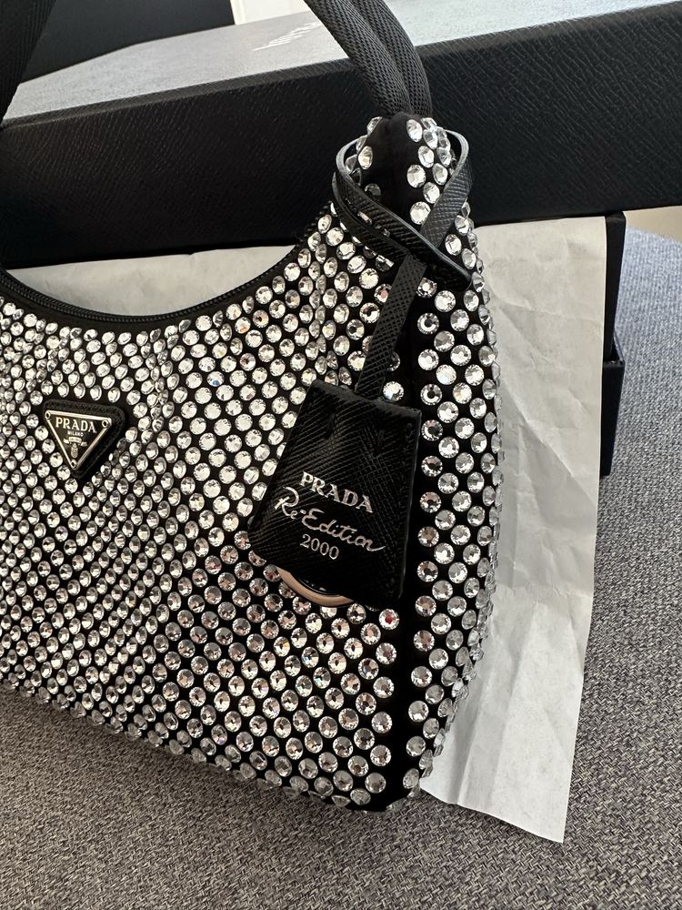 Prada re edition 2000 чанта