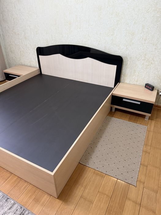 Кровать 180*200 с двумя тумбами