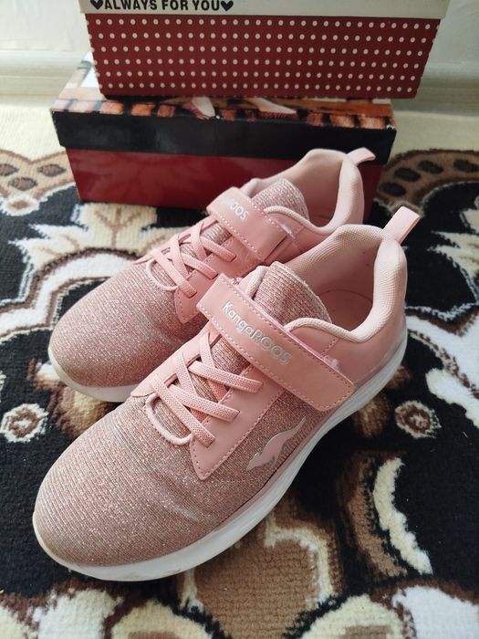 Sotiladi, narxi kelishiladi