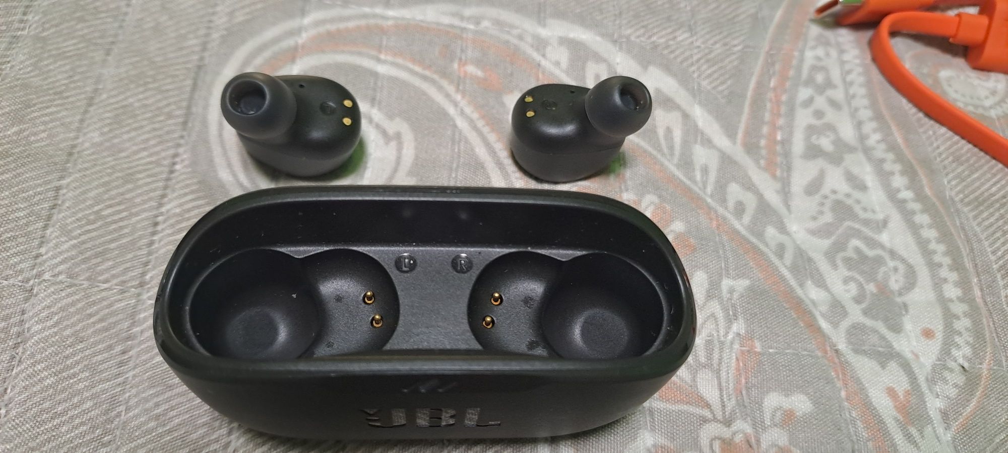 Новые JBL Wave Buds