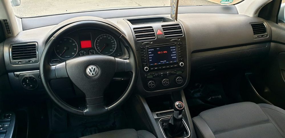 Vw Golf 5 1.6Mpi Fara rugina sau probleme Proprietar