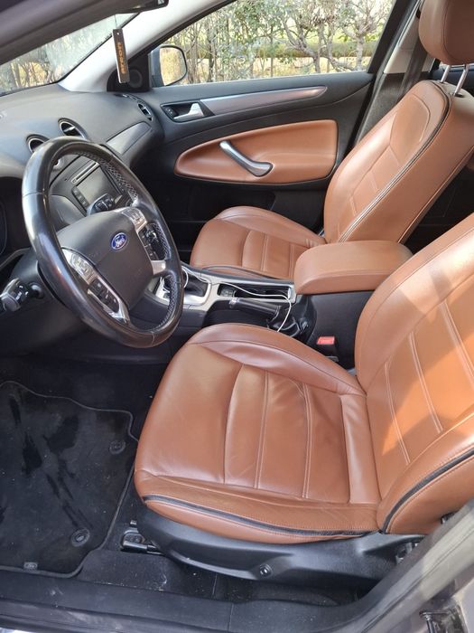 Vând Ford Mondeo 2011 2.0 benzină