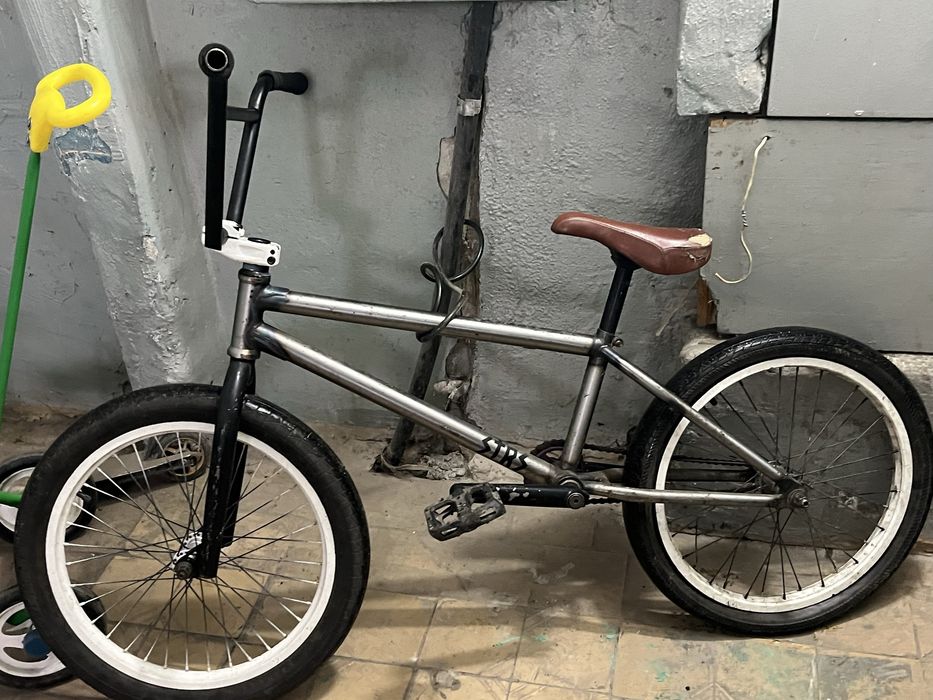 Велосипед Bmx в нормальном состоянии
