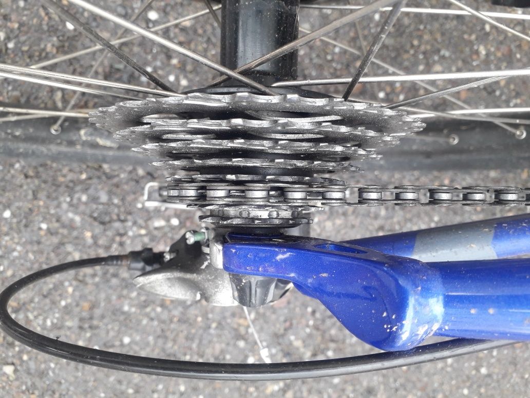 Bicicleta GT aluminiu
