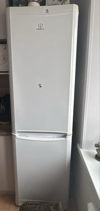 Холодильник продам