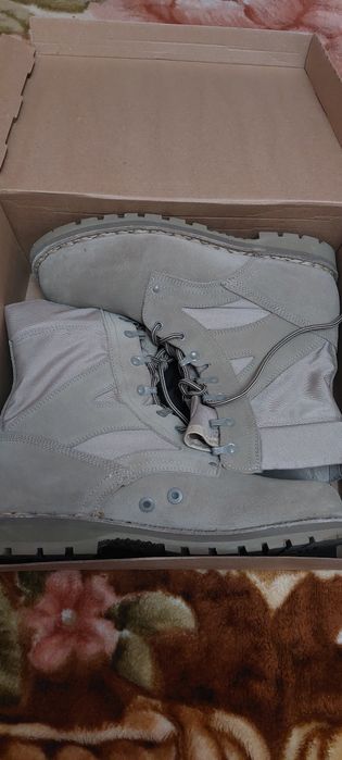 Vând ținută armată