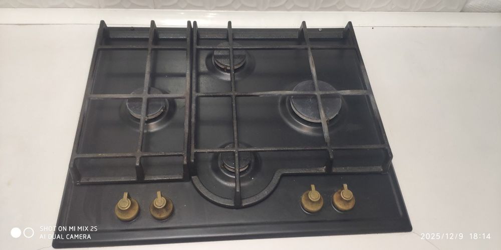 Газовая варочная поверхность и духовка Electrolux GPE362RBB