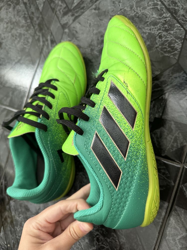 Маратонки Adidas