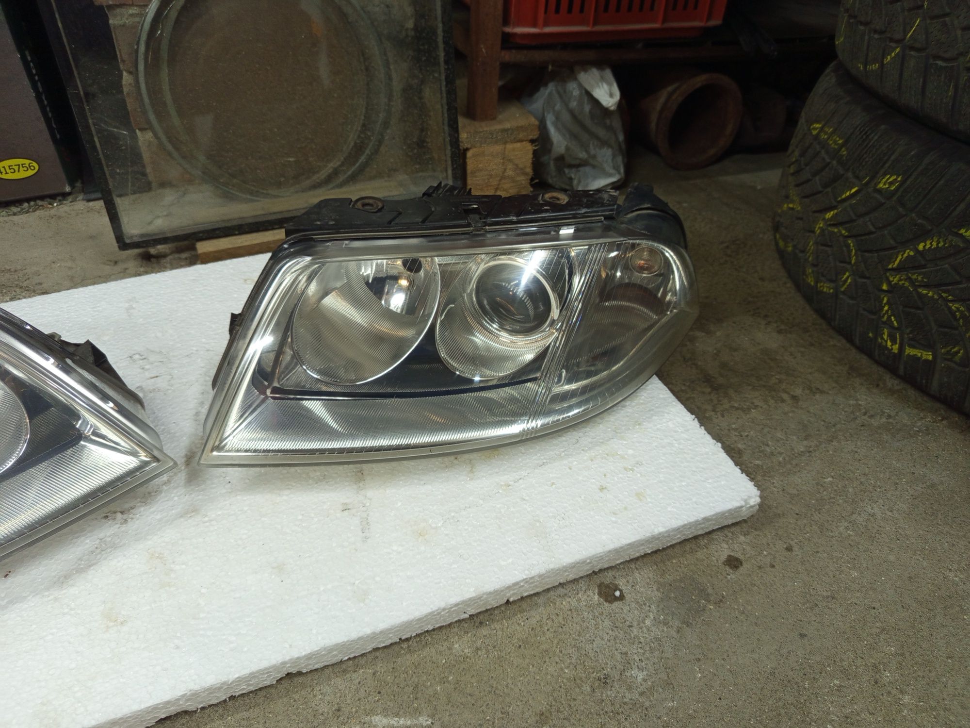 Фарове Hella VW Passat 5.5