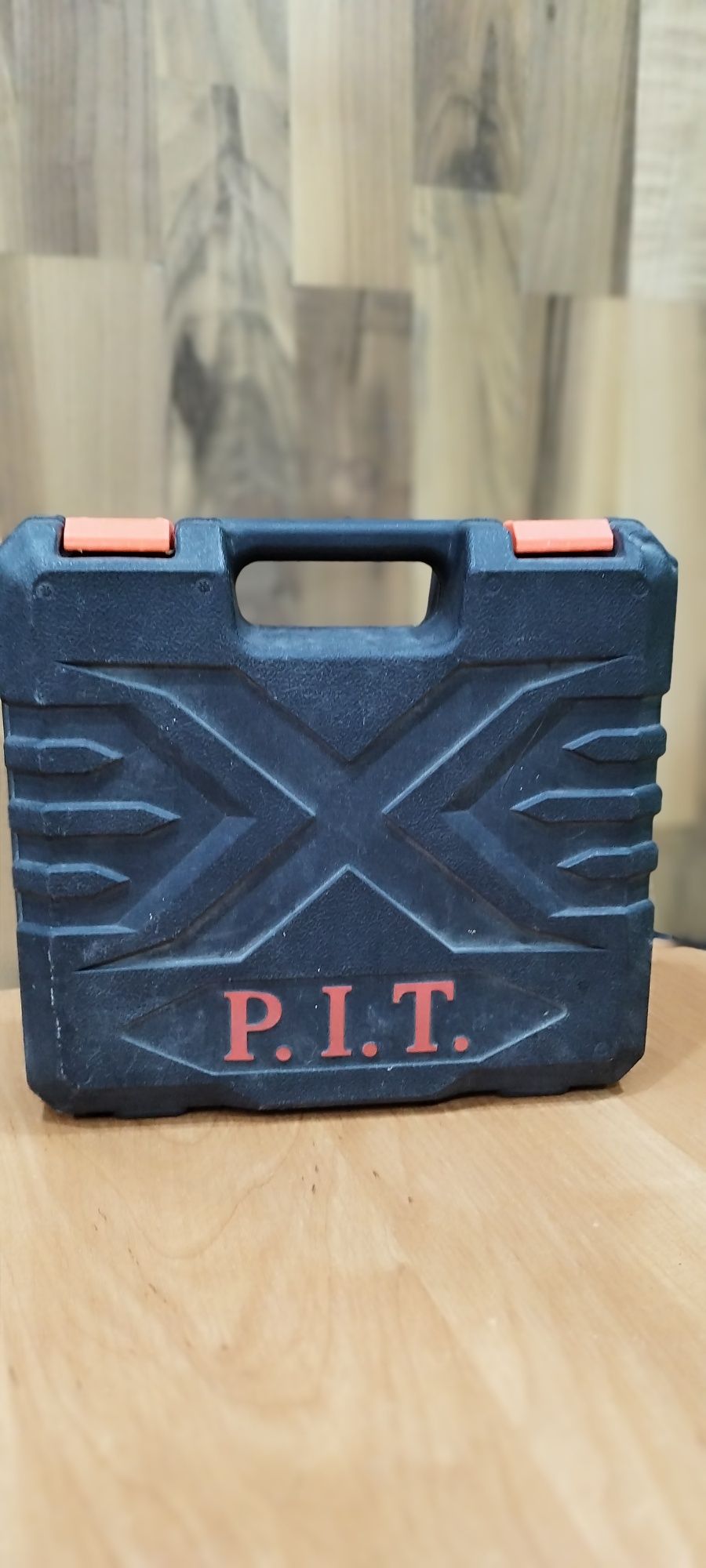 Продам шуруповёрт pit