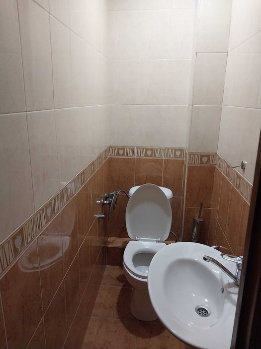 Продаётся 2комнатная квартира с мебелью .