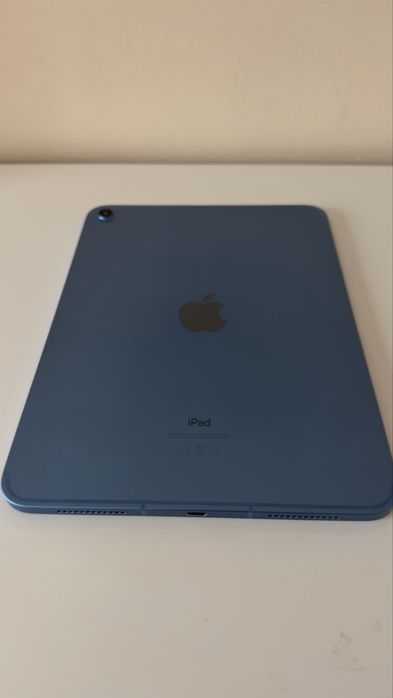 Продавам Ipad 10 генерация, 256 гб, в перфектно състояние