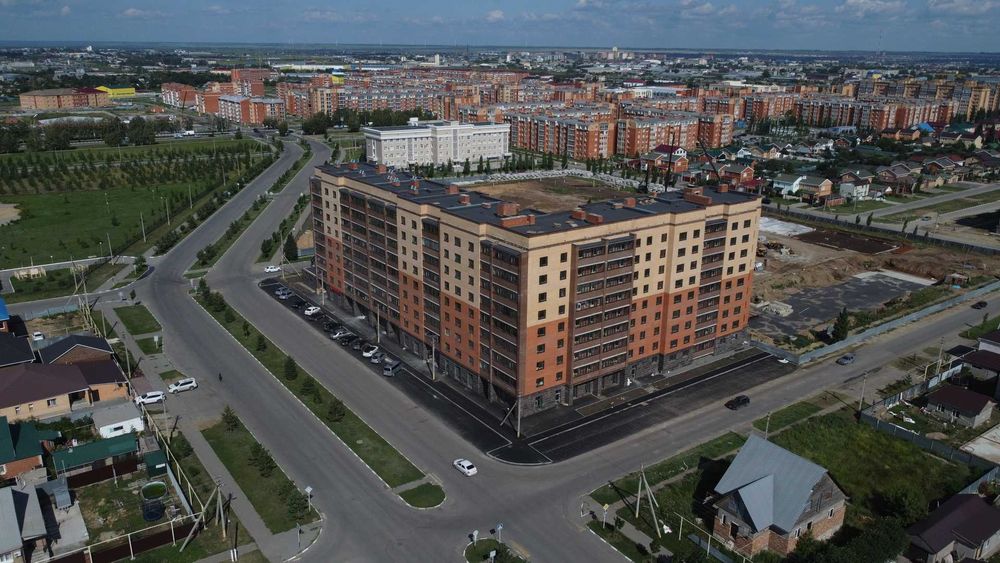 Продам 4-х комнатную квартиру в районе плаза