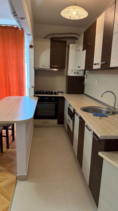 Apartament + parcare - de vânzare - strada Stejarului