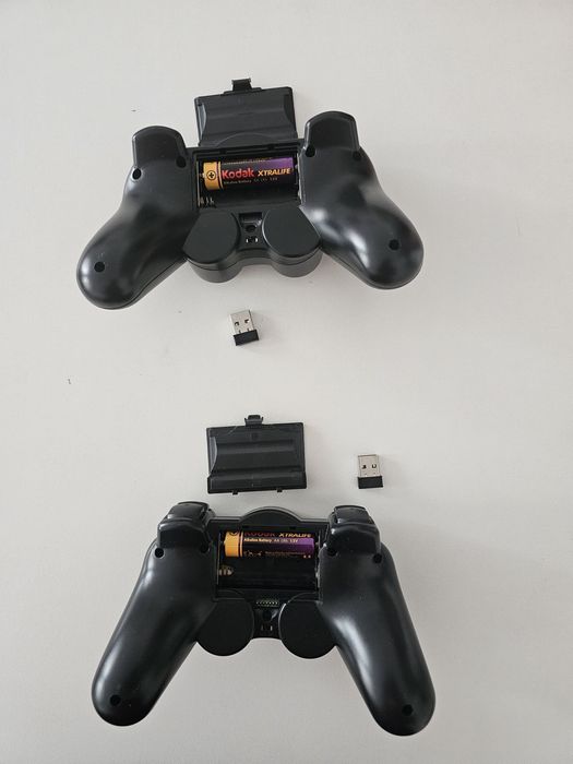 Vând 2 bucăți Joystick usb