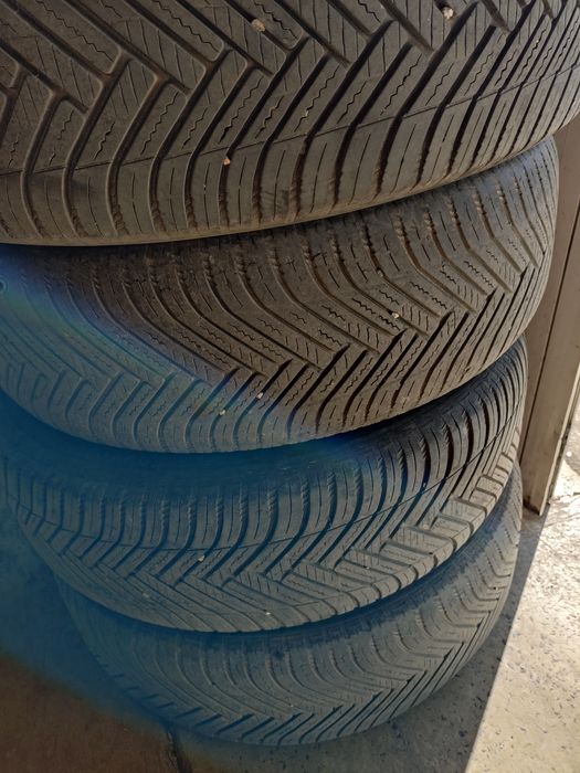 Гуми всесезонни със зимна шапка Hankook 225/65/17 106H Kinergy 4s