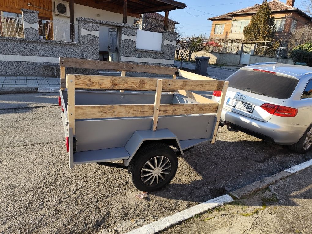Ремарке за лек автомобил
